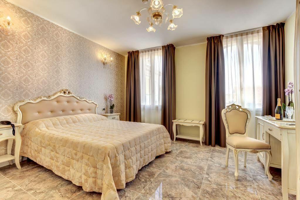Albergo Reiter Lido di Venezia ภายนอก รูปภาพ